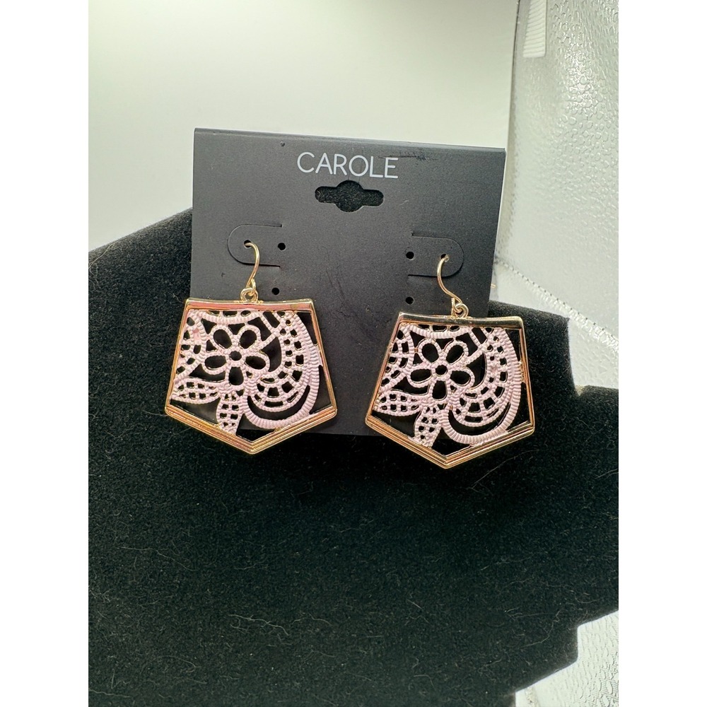 Carole - White Pentagon Earrings with Intricate Design - New